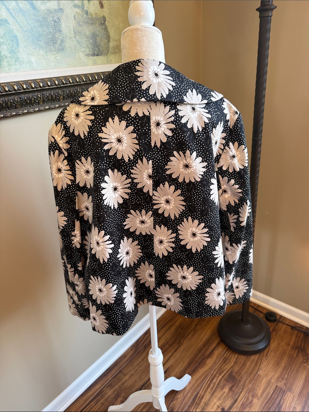 Kim Rogers Black Floral Button-Front Shirt - Picture 3 of 6